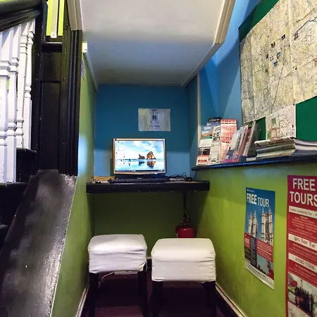 New Cross Inn Hostel-3